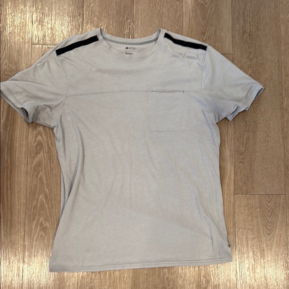 Zella Gray and Black Short Sleeve Tee Athletic Style